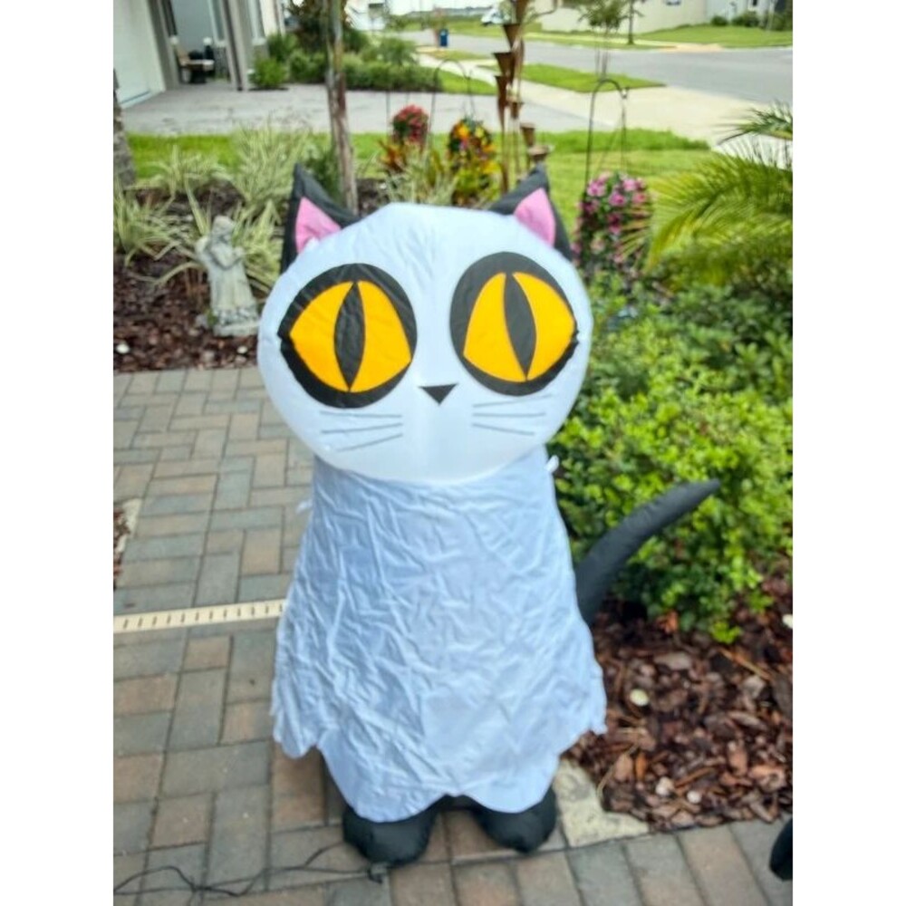 Gemmy inflatable Halloween Cat in Ghost costume 3.5’ tall new